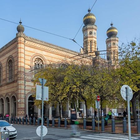 Super Central Super Small Budapest Luaran gambar