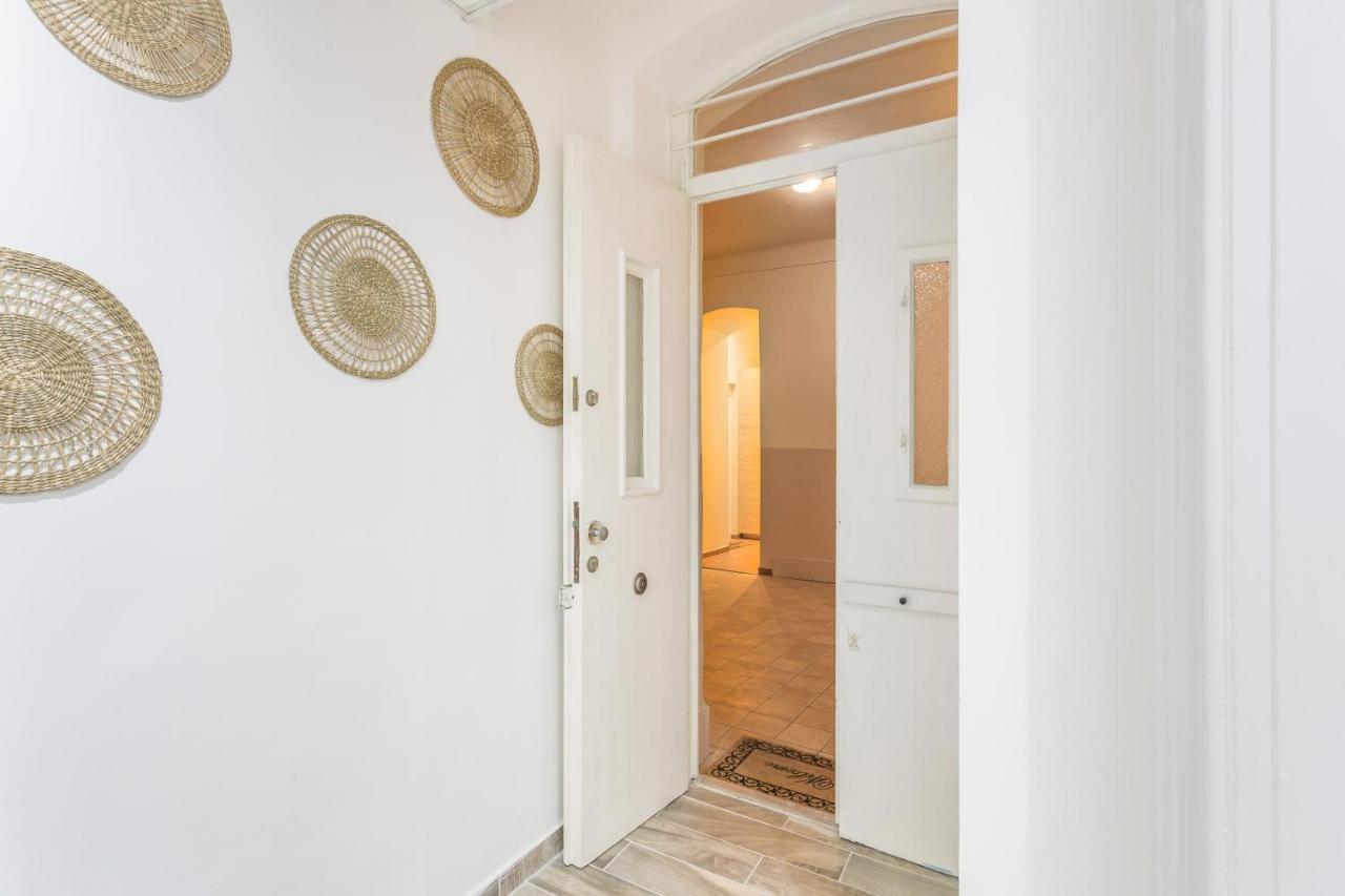 Super Central Super Small Budapest Luaran gambar