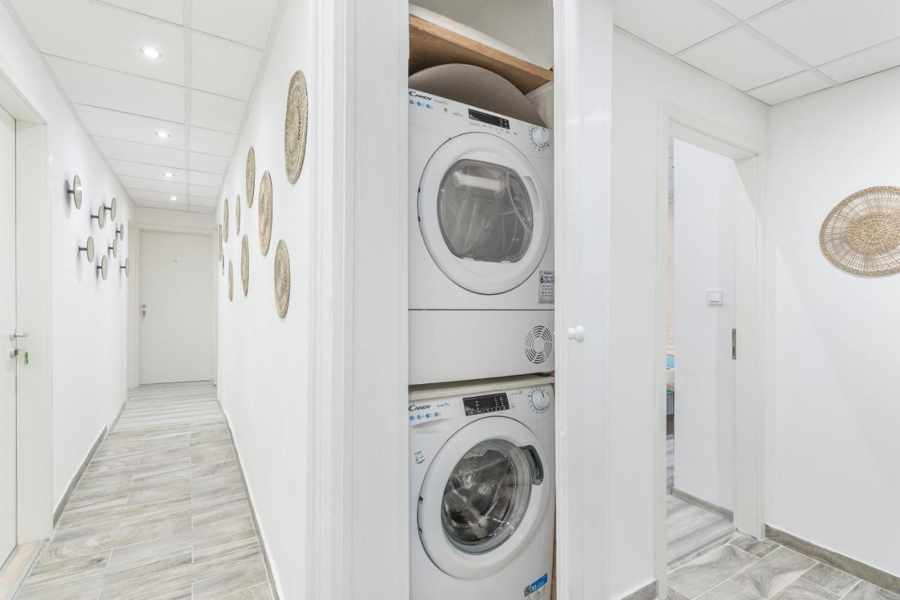 Super Central Super Small Budapest Luaran gambar